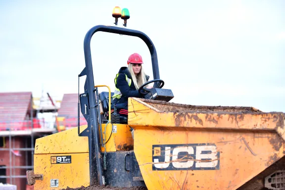 Jess Simms groundworks apprentice
